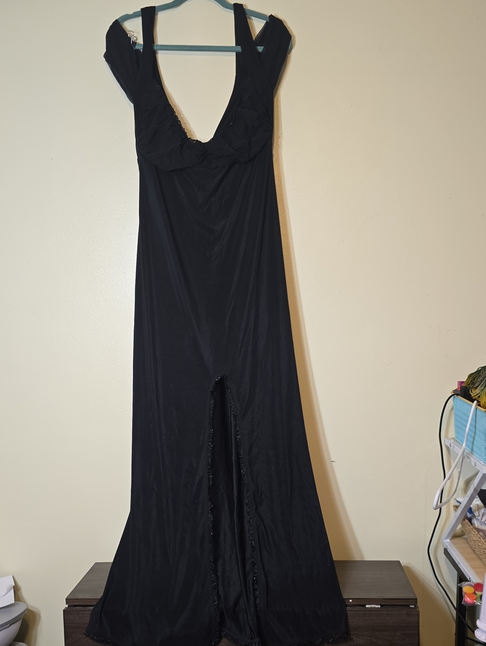 Elegant Black Maxi Dress with Deep V Neck and Front Slit